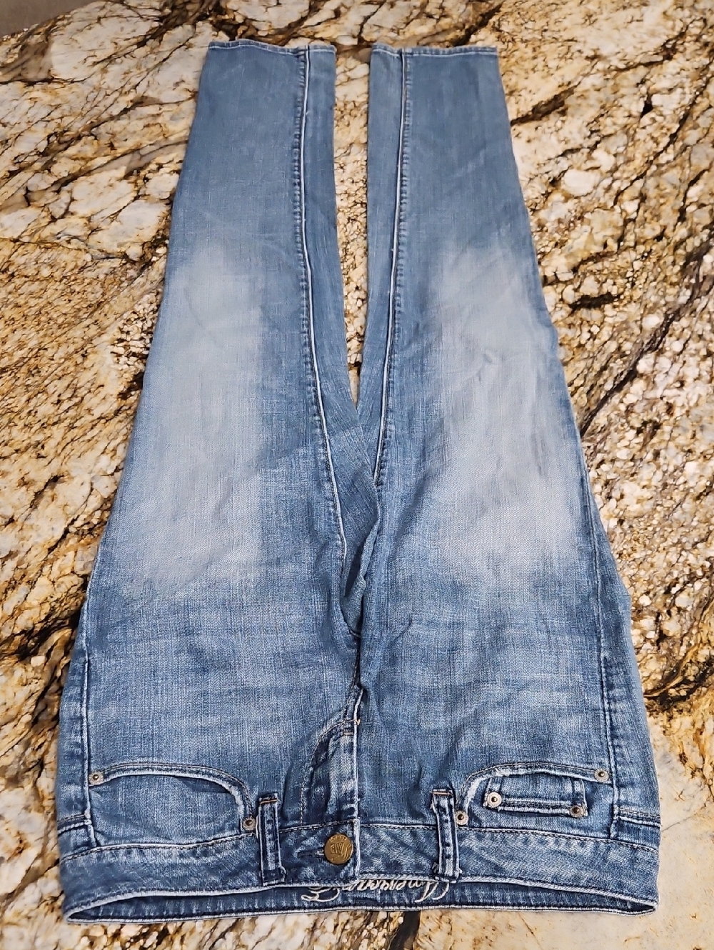 American EagleWomen's Blue Jeans. Size 2R Inseam 31" Rise Flat 7" Skinny